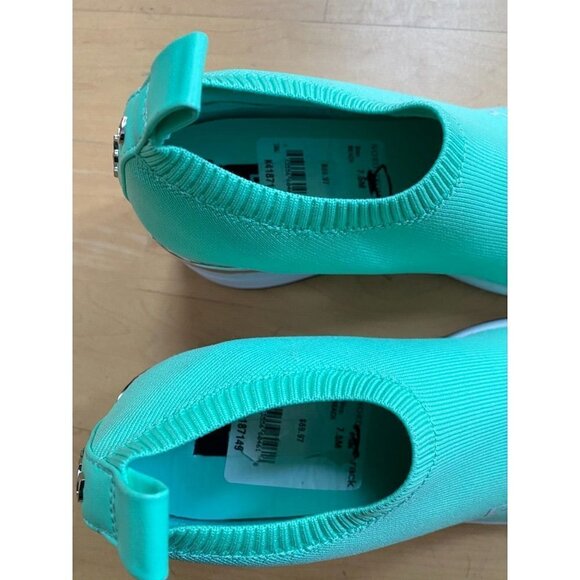 DKNY BNWT "Parks" green wedge pull on Sneaker Womens - Picture 5 of 8